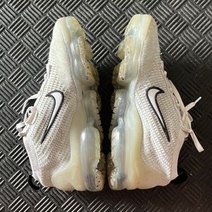 Mens Size 7 Vapormax Nike Sneakers